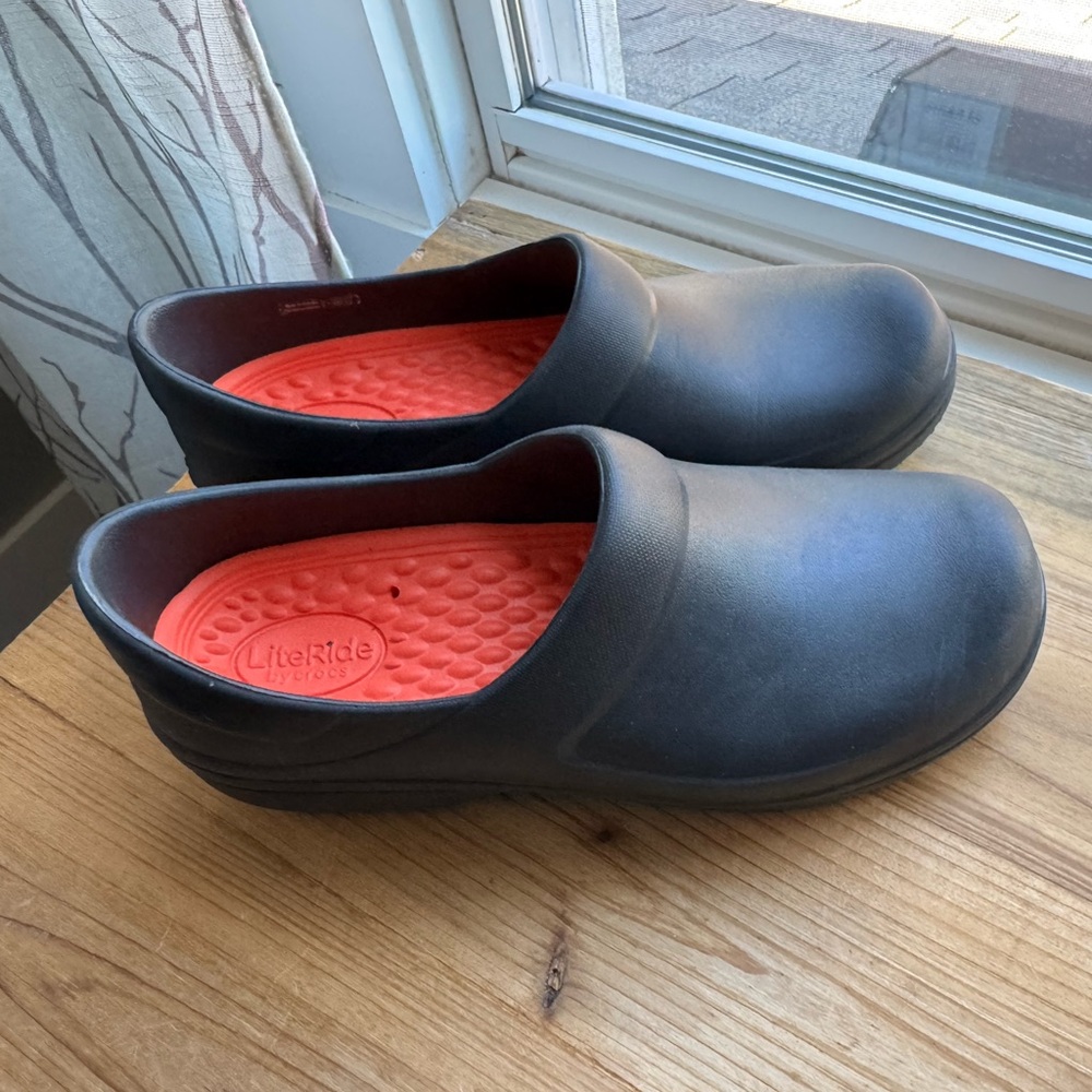 WOMEN'S CROCS WORK NERIA PRO II Black SLIP-RESISTANT CLOGS size 9 - Picture 5 of 6